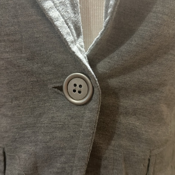 Blazer - Picture 2 of 4